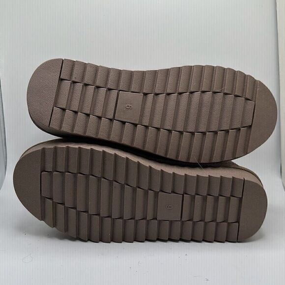 CUSHIONAIRE Women’s Cozy Boot 6 TAUPE - Picture 5 of 7